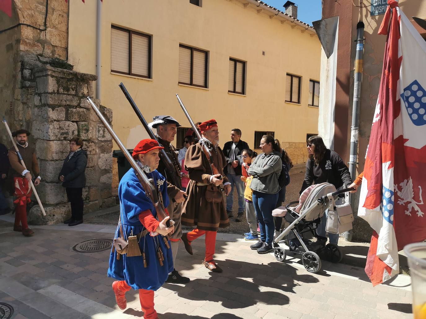 Éxito de público en el Mercado Comunero de Torrelobatón