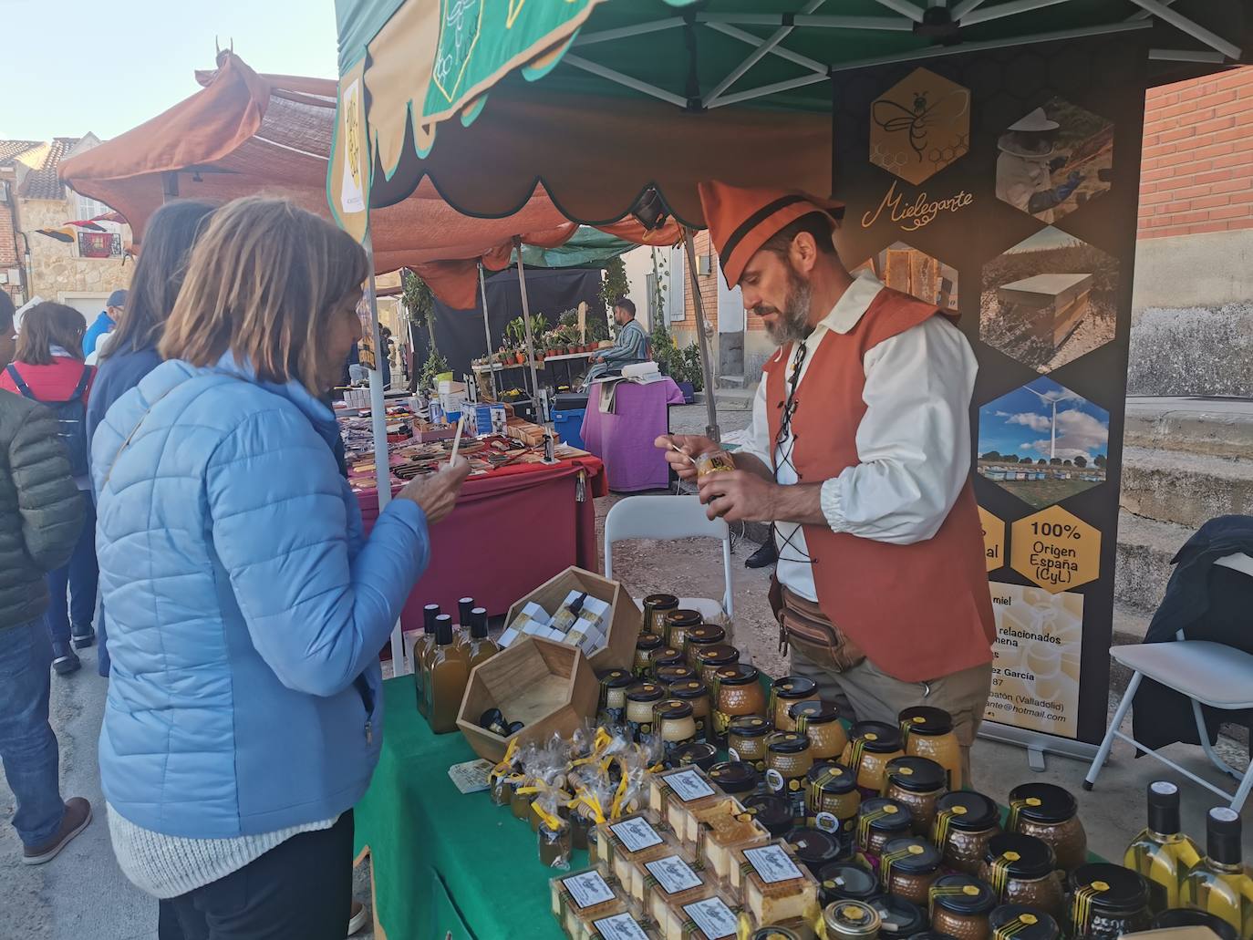 Éxito de público en el Mercado Comunero de Torrelobatón