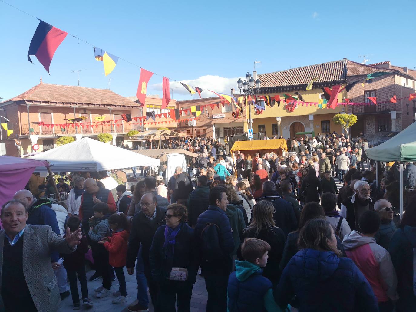 Éxito de público en el Mercado Comunero de Torrelobatón