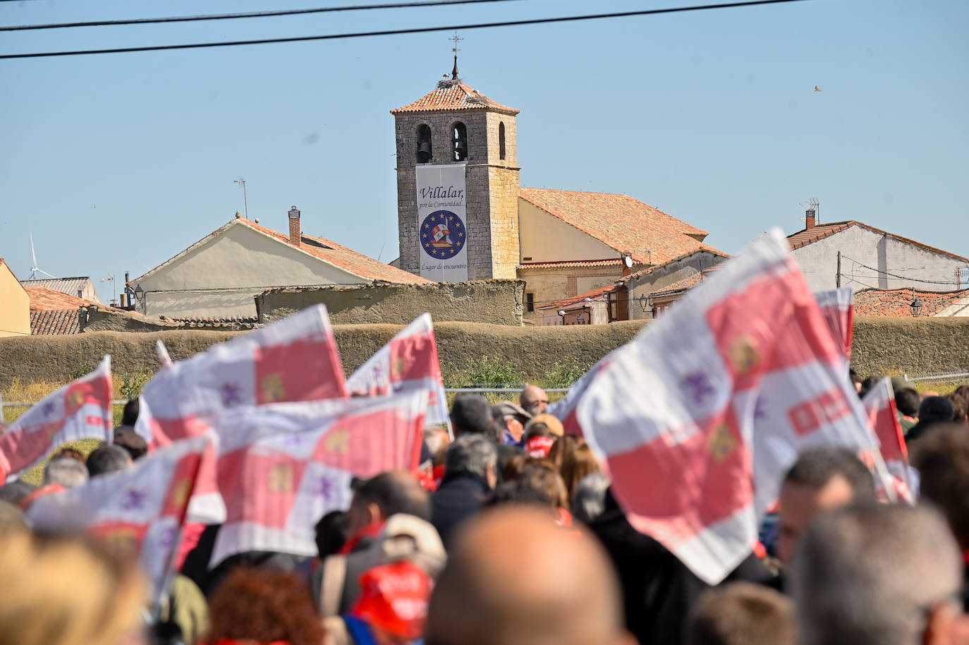 Miles de personas disfrutan en Villalar del Día de Castilla y León