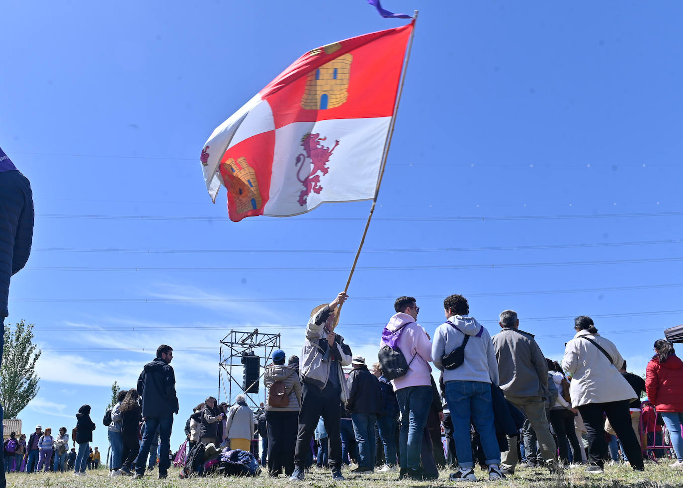 Miles de personas disfrutan en Villalar del Día de Castilla y León