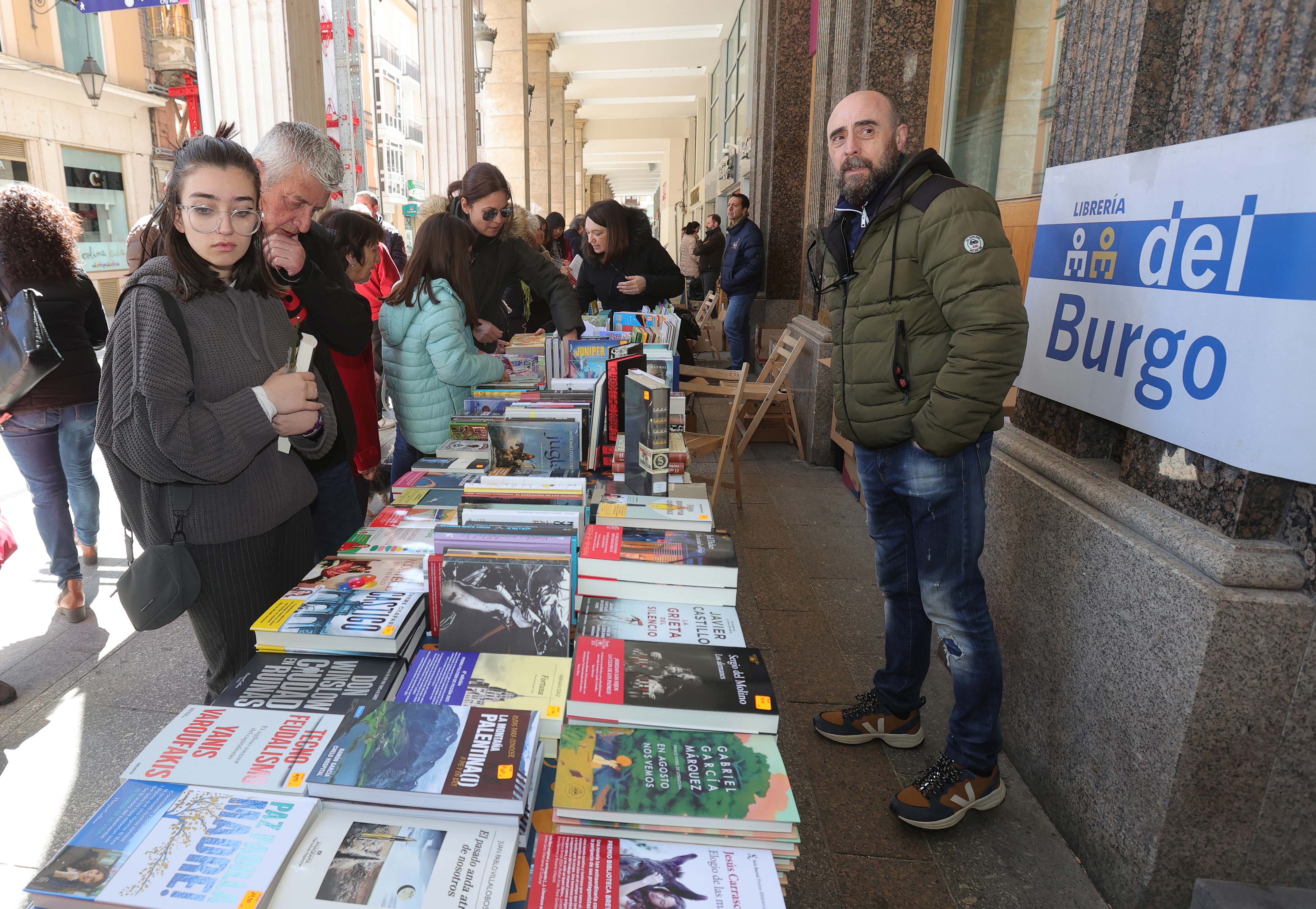 Los libros y las historias salen a la calle en Palencia