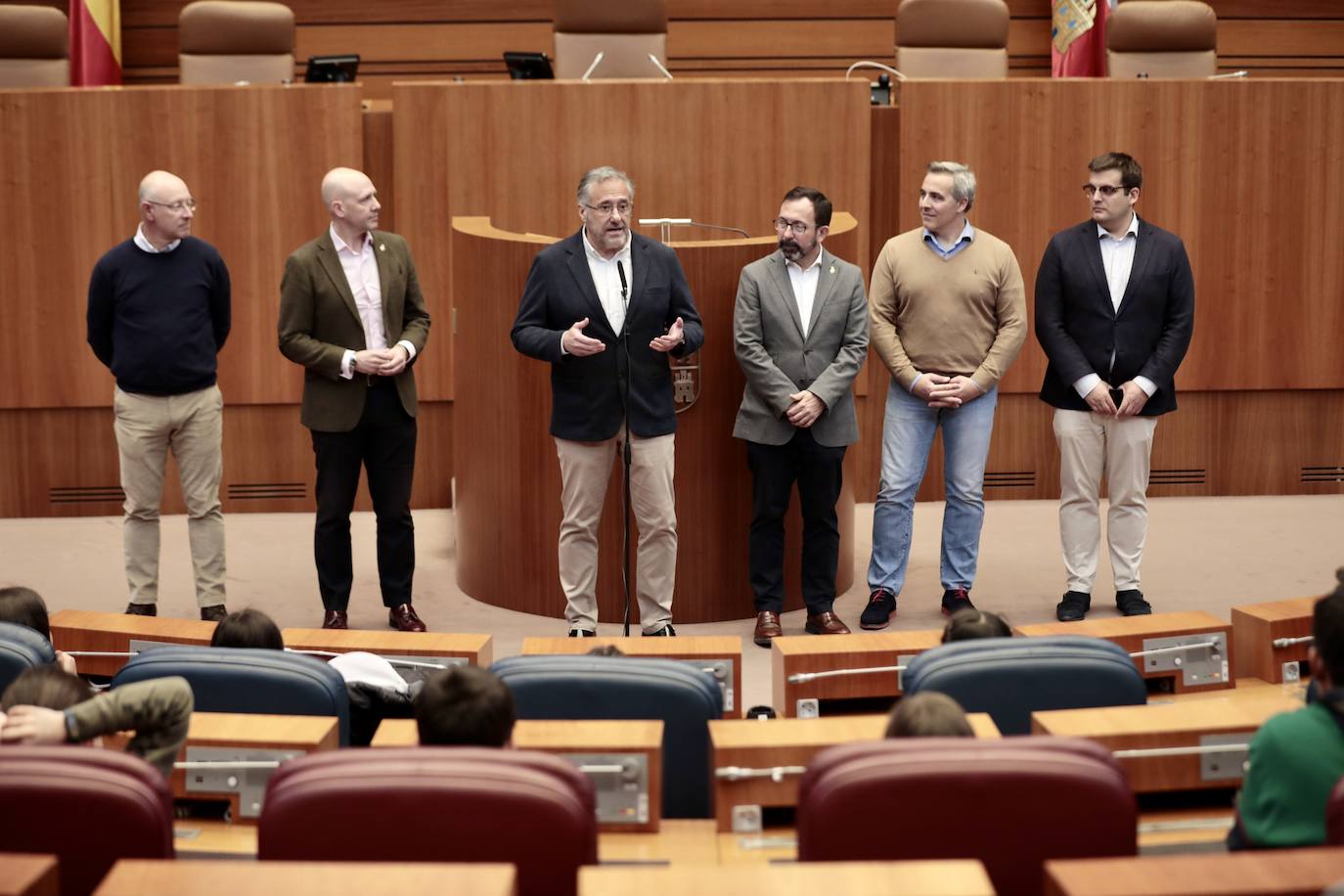 Las Cortes de Castilla y León celebran una jornada de puertas abiertas