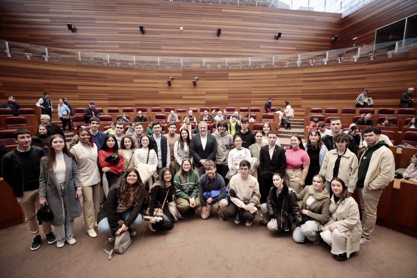 Las Cortes de Castilla y León celebran una jornada de puertas abiertas