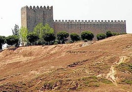 Castillo de Monzón, localidad saqueada por Acuña.