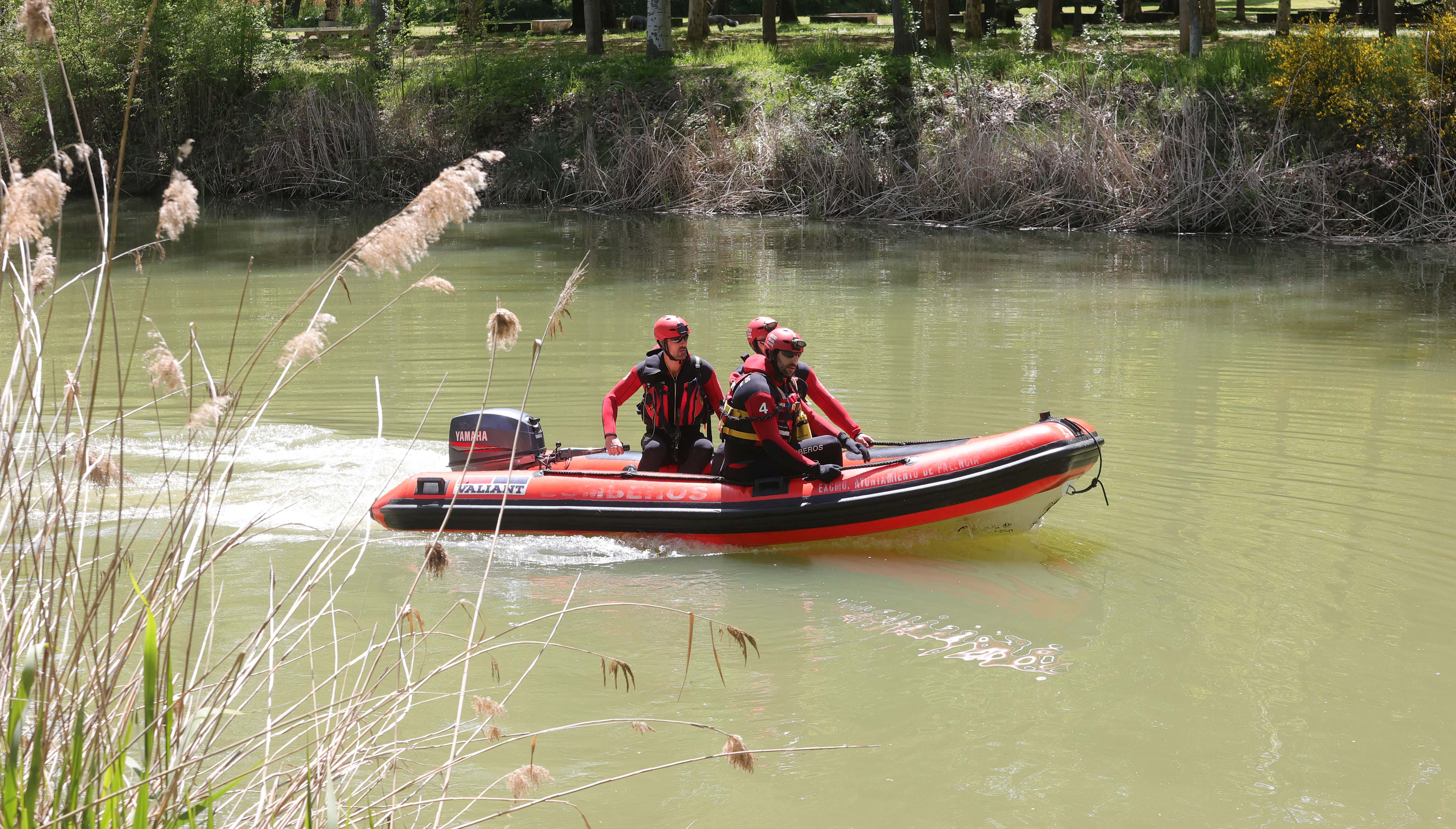 Bomberos buscan a un anciano en las inmediaciones del río Carrión