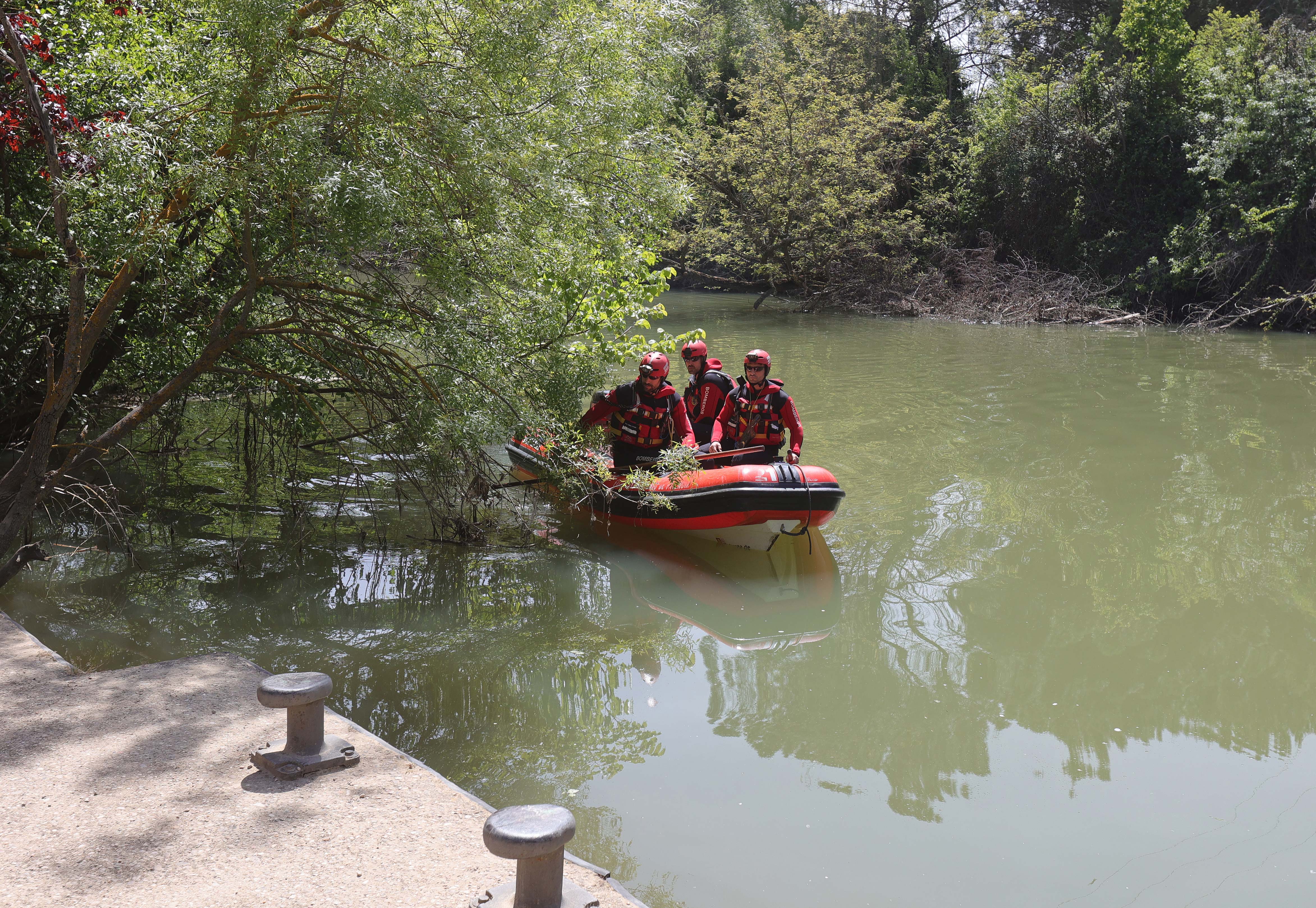 Bomberos buscan a un anciano en las inmediaciones del río Carrión