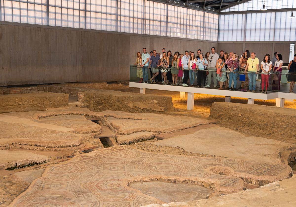 La villa romana de La Olmeda recibió más de 1.100 visitantes durante el puente.