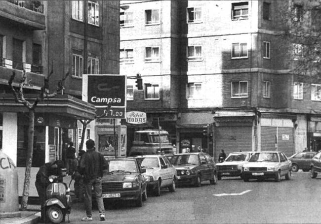 Gasolinera de Campsa (luego de Repsol) de la plaza Circular, en 1991.