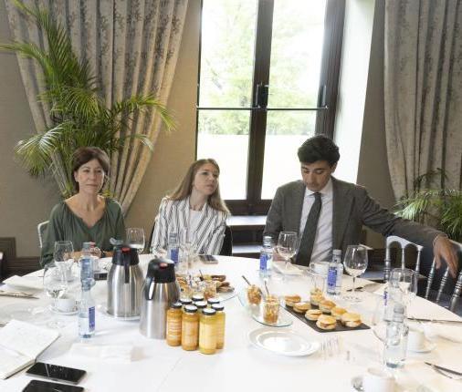 Marifé Blanco (El Norte), Rebeca Bezos (El Corte Inglés) e Ignacio Antolín (Iberdrola).