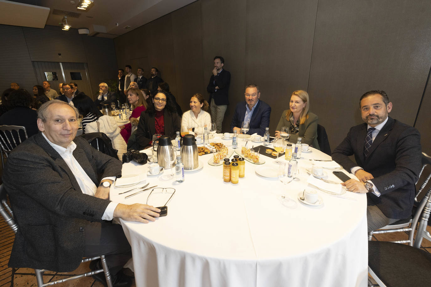 Juan Pablo Pascual (Diputación de Valladolid), Claudia Arias y Marta García (BBVA), Isabel Muñoz y acompañante (Seur) e Iván Sanz (Dehesa de los Canónigos)