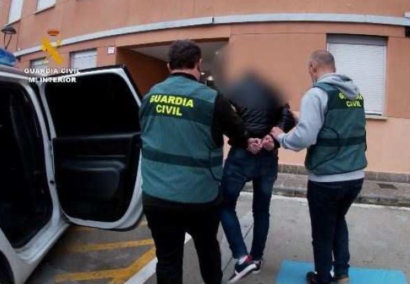 Detenido por introducir a la fuerza a una mujer en su coche y realizarle tocamientos