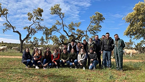 Una ganadería salmantina inspira a estudiantes erasmus franceses