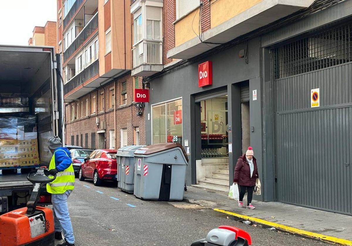 Supermercado de la calle Aurora en la que tuvo lugar el atraco el pasado 2 de diciembre.