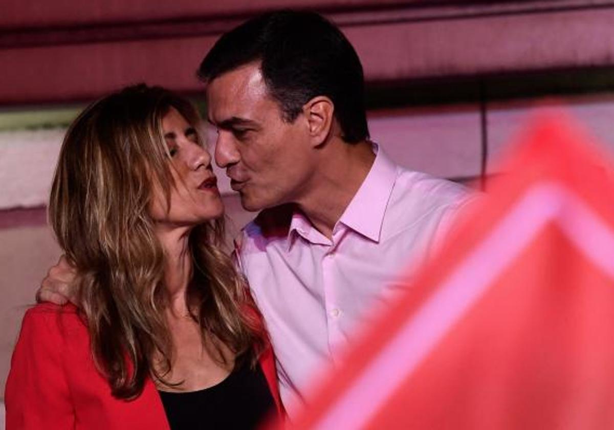 Pedro Sánchez y Begoña Gómez en la noche electoral del 28 de abril de 2019.