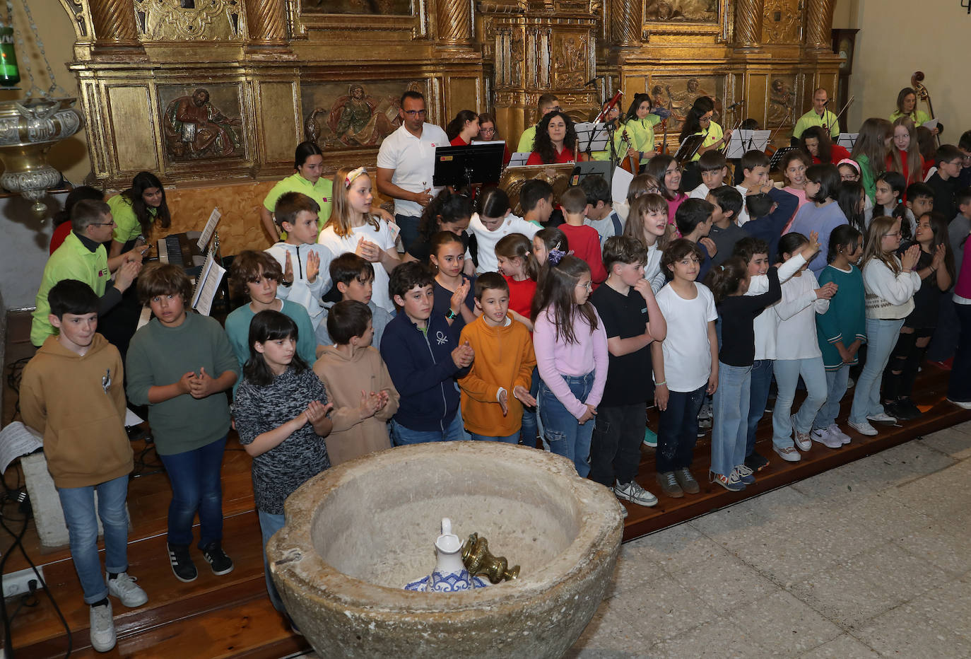 Recital de folclore en Grijota