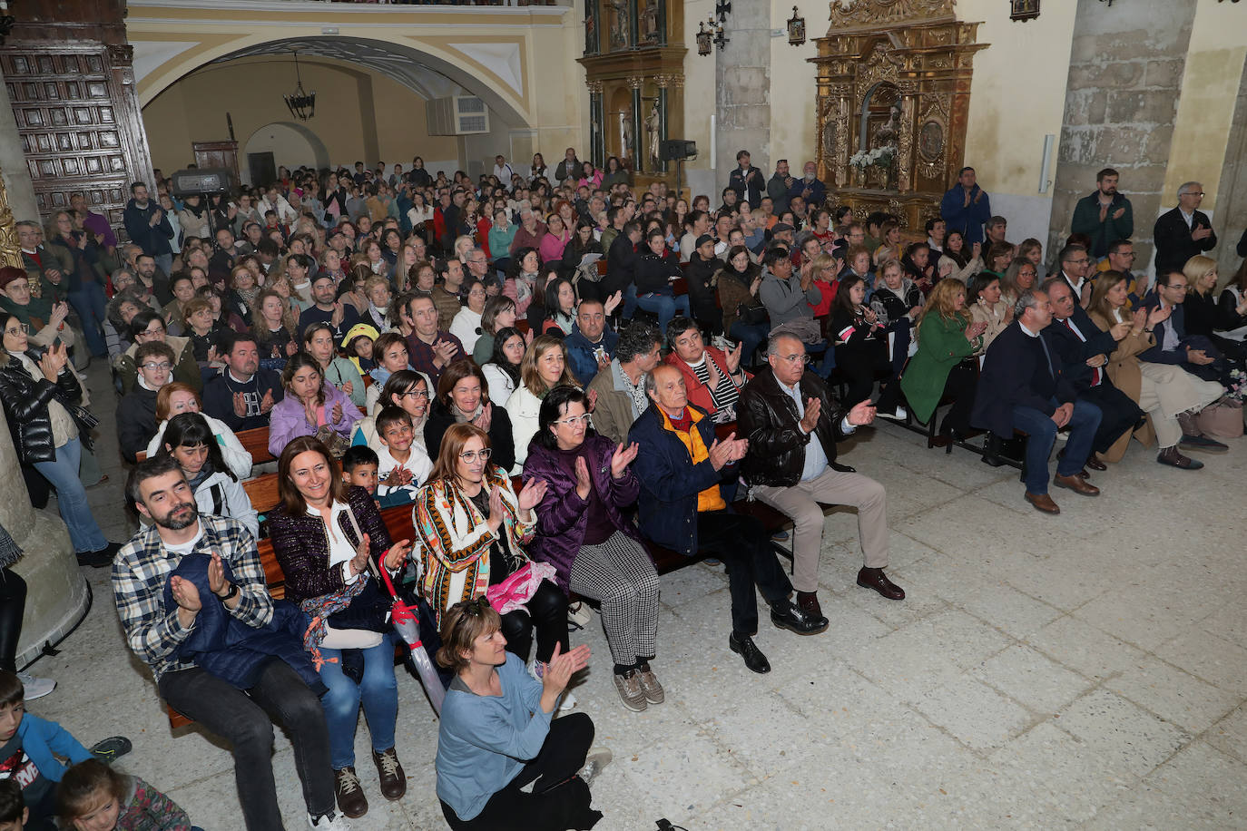 Recital de folclore en Grijota