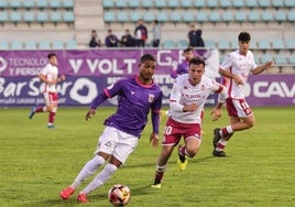 Imagen del partido en La Balastera entre el Palencia CF y el Júpiter.