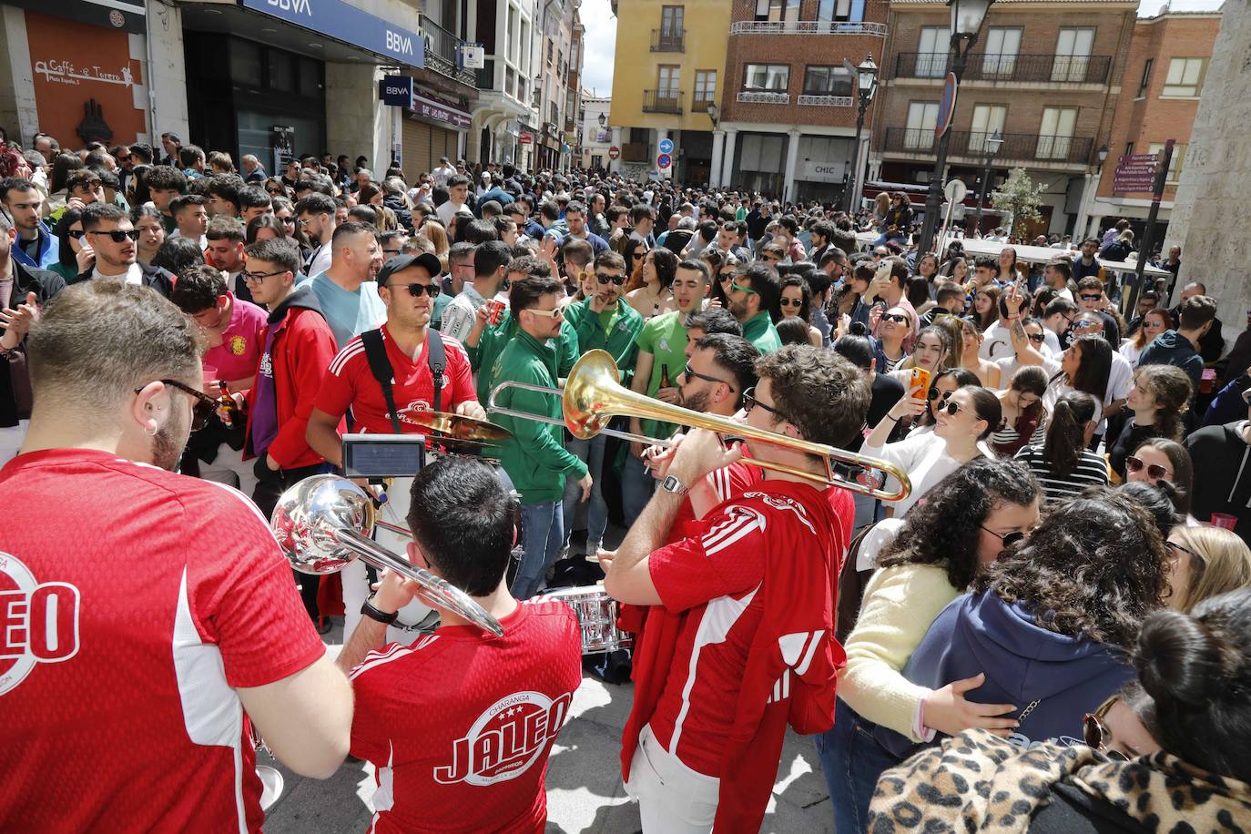 La segunda jornada de charangas de Peñafiel, en imágenes