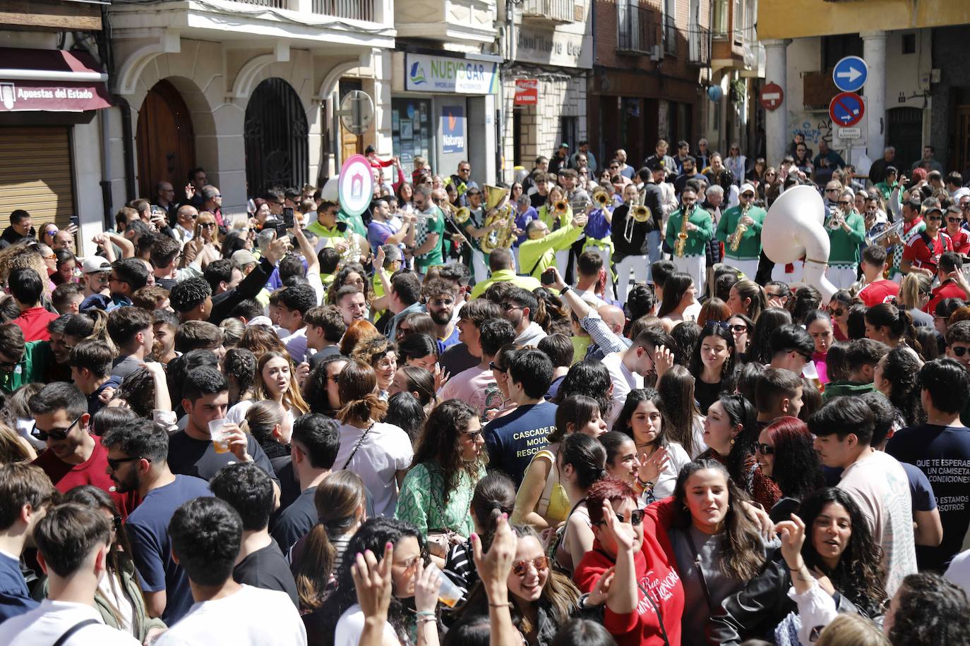 La segunda jornada de charangas de Peñafiel, en imágenes