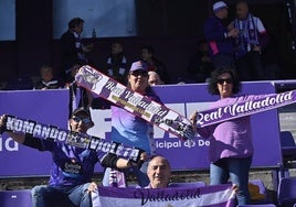 Aficionados del Real Valladolid durante el partido en el José Zorrilla