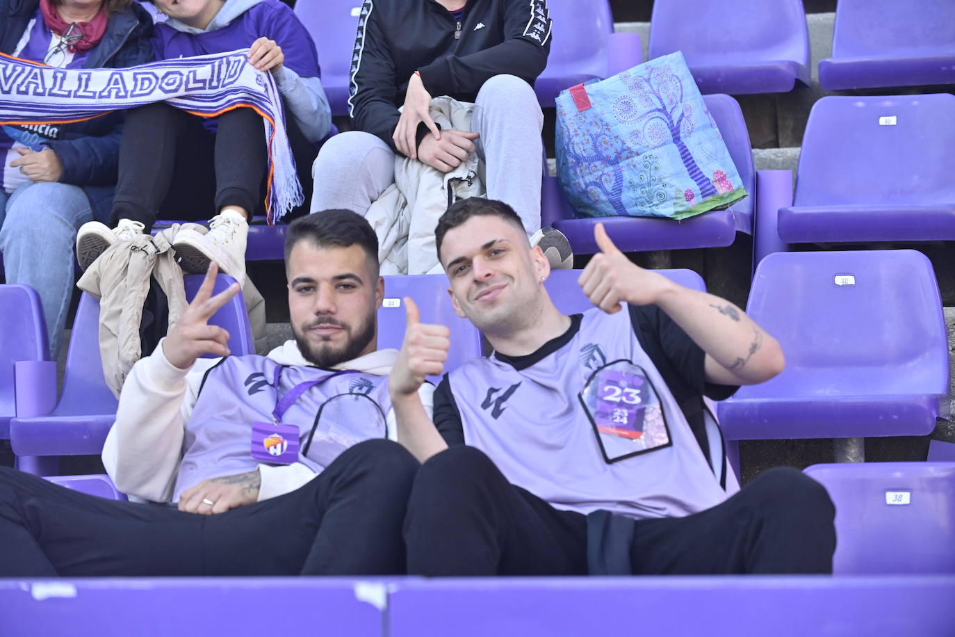 Búscate en la grada del estadio José Zorrilla (1/4)