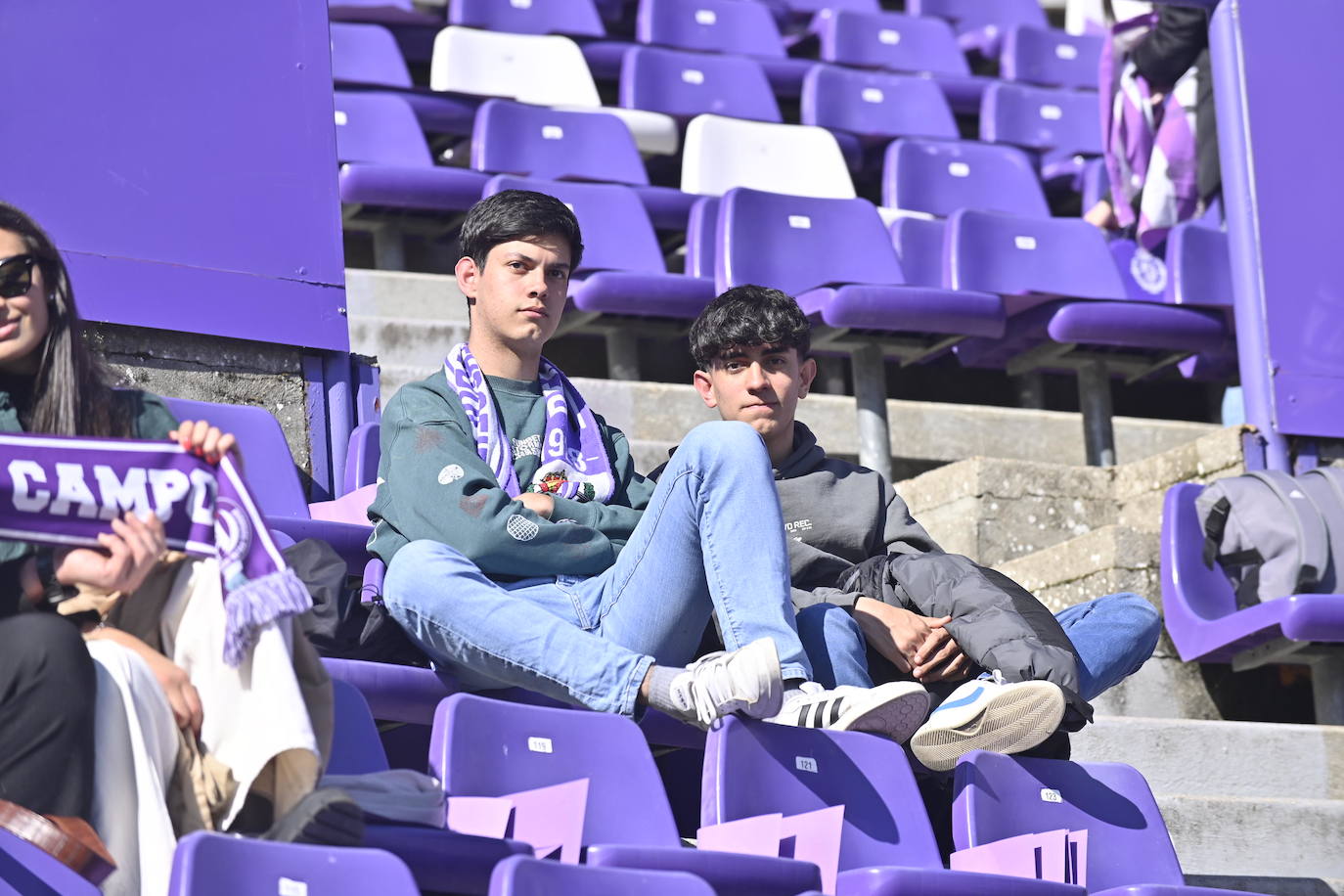 Búscate en la grada del estadio José Zorrilla (2/4)