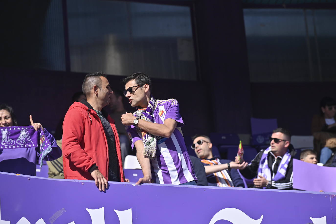 Búscate en la grada del estadio José Zorrilla (2/4)