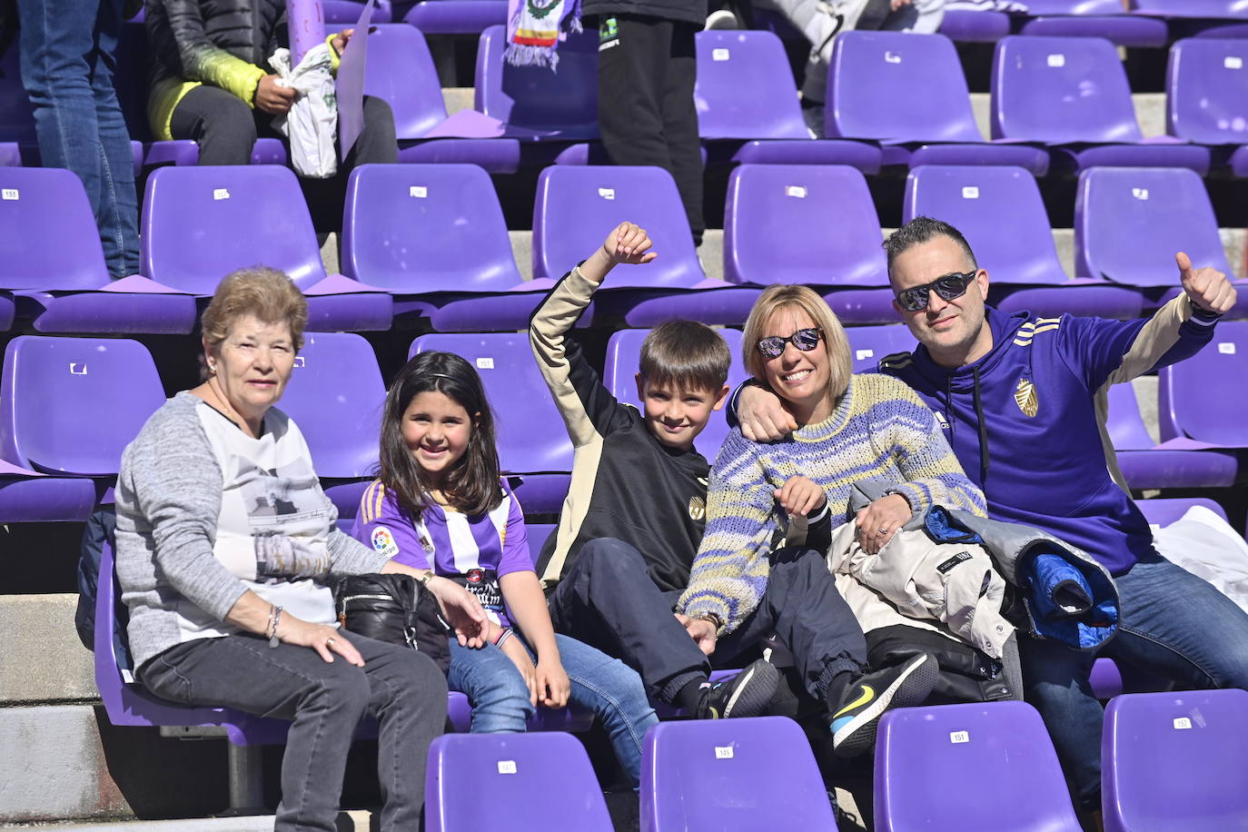 Búscate en la grada del estadio José Zorrilla (2/4)