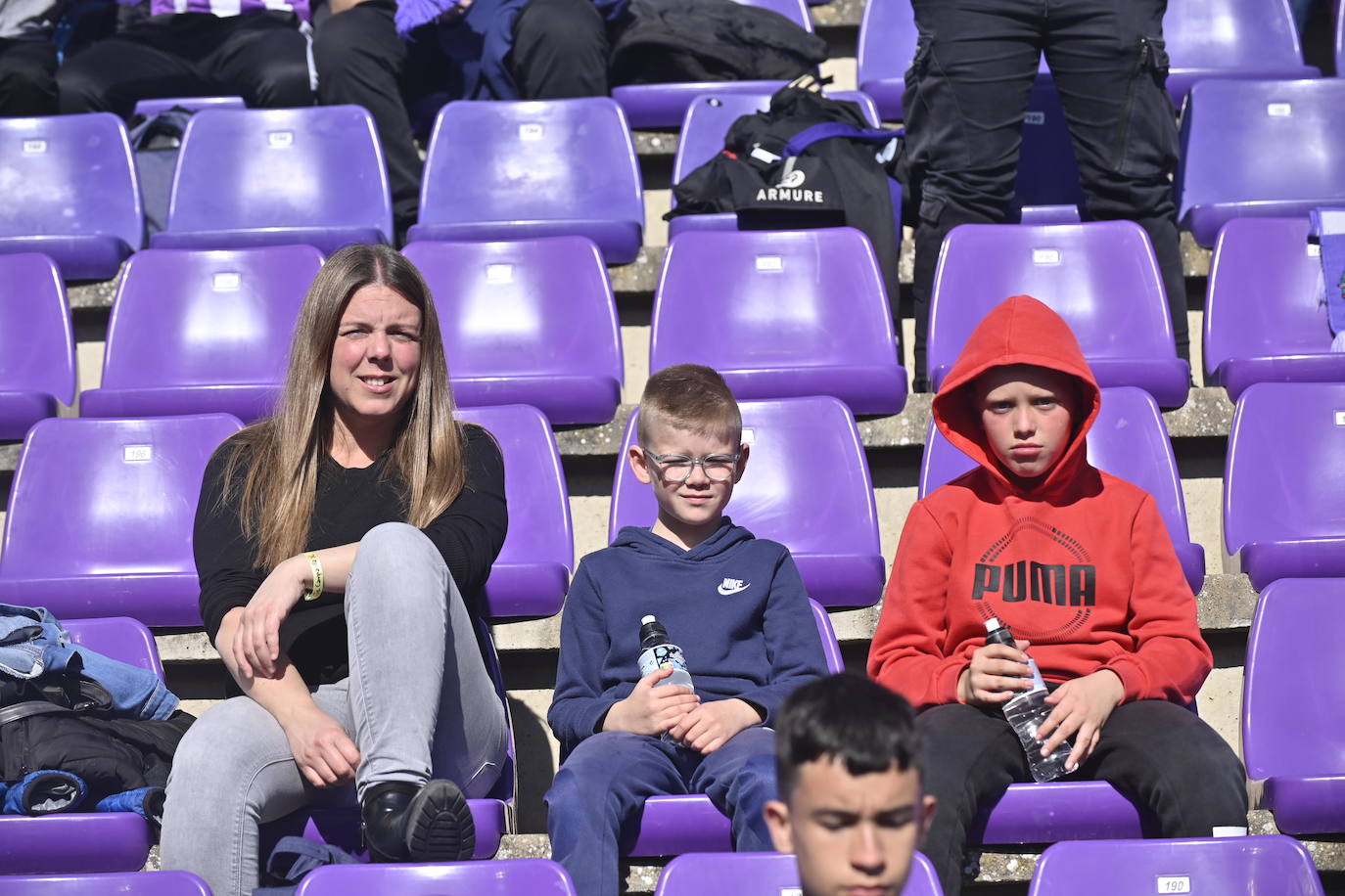 Búscate en la grada del estadio José Zorrilla (2/4)