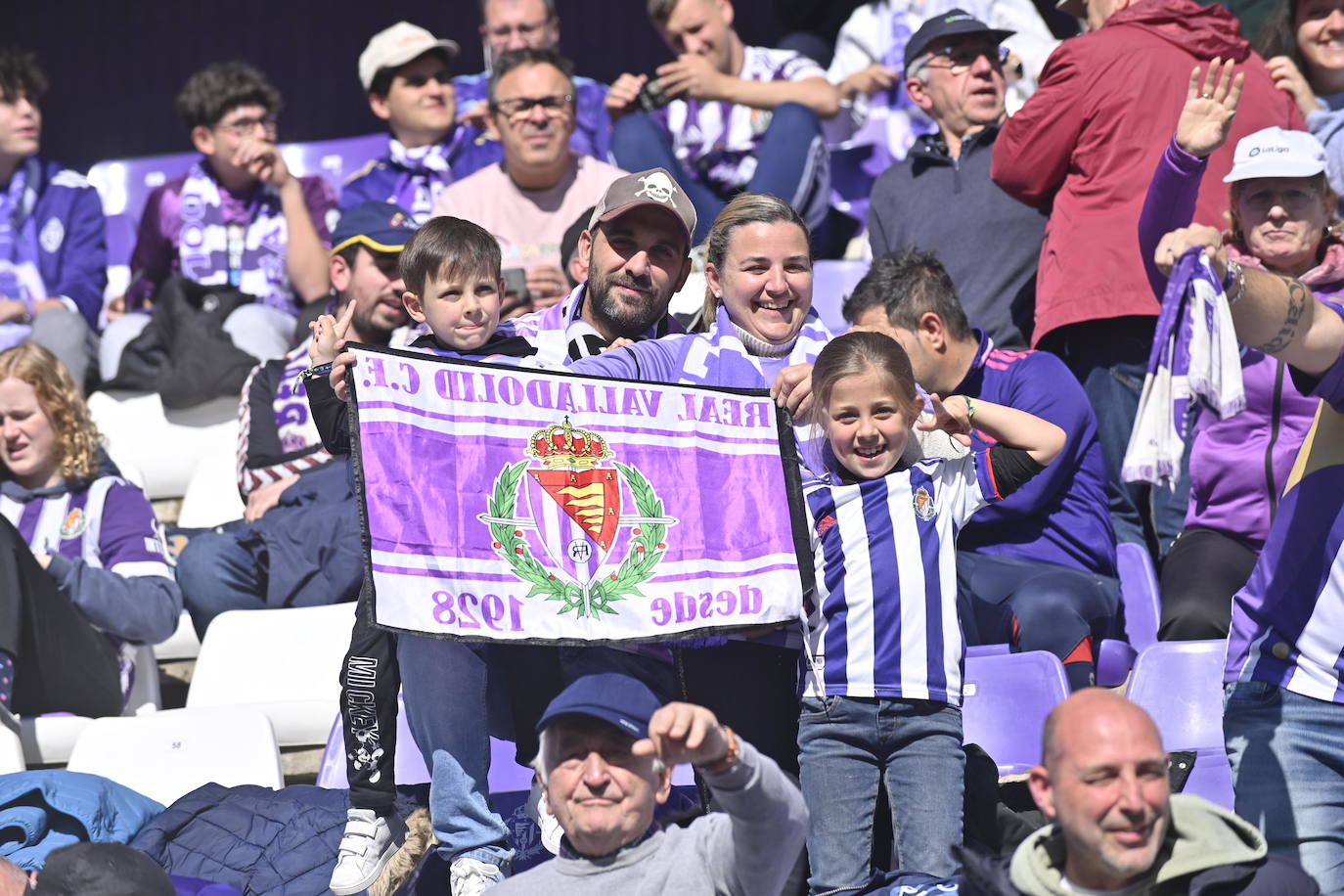 Búscate en la grada del estadio José Zorrilla (3/4)