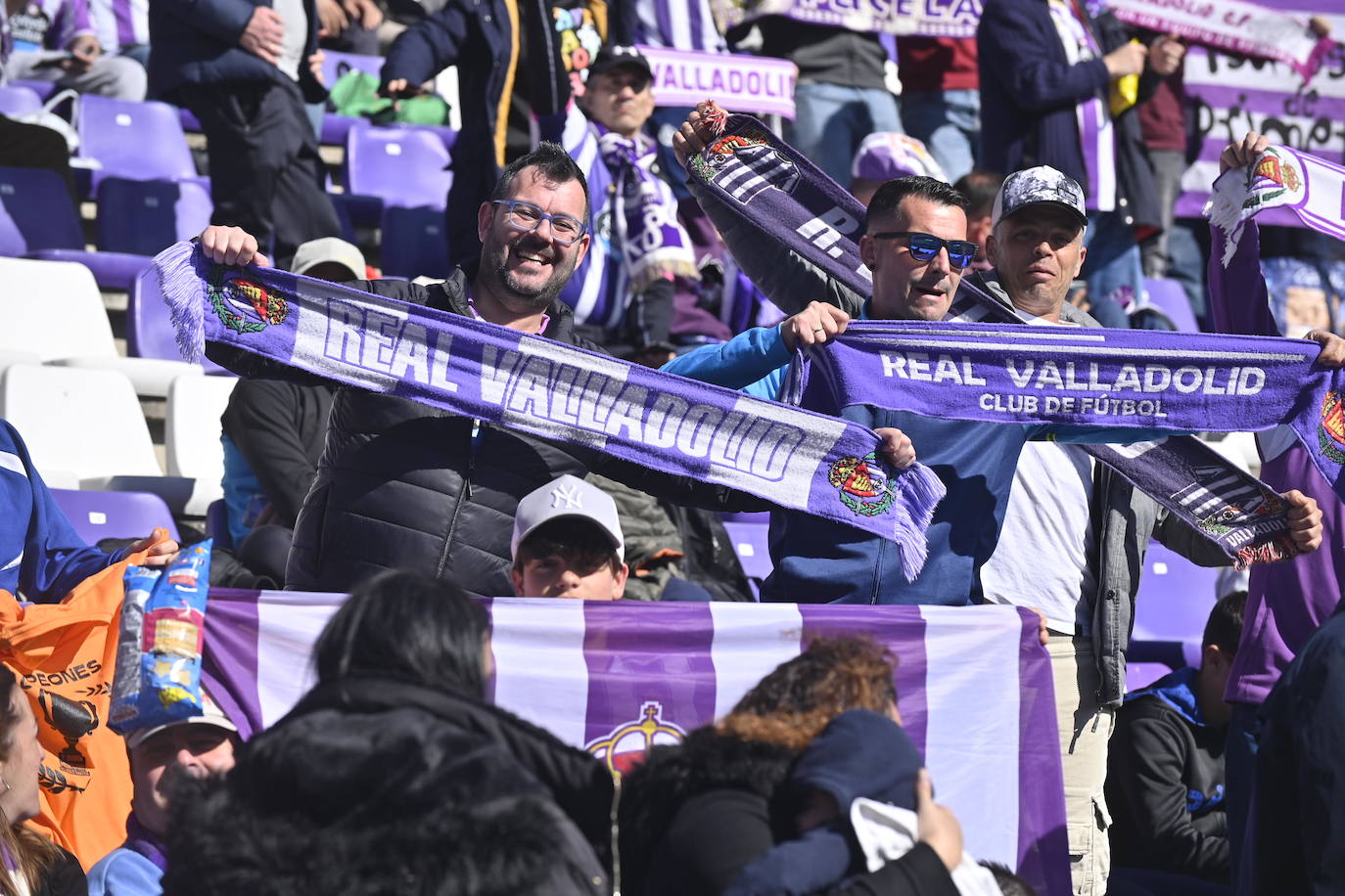 Búscate en la grada del estadio José Zorrilla (3/4)