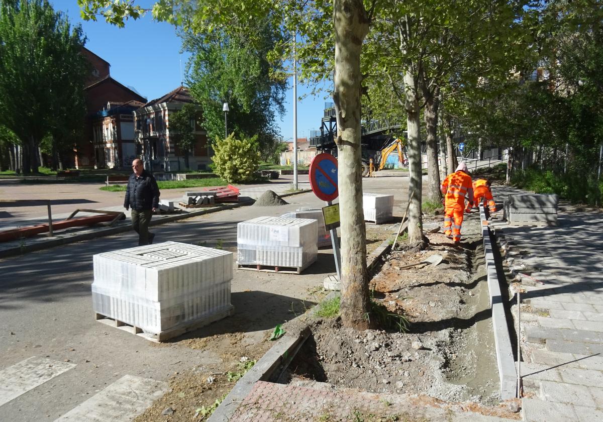 Obras de urbanización en el parque de Las Norias