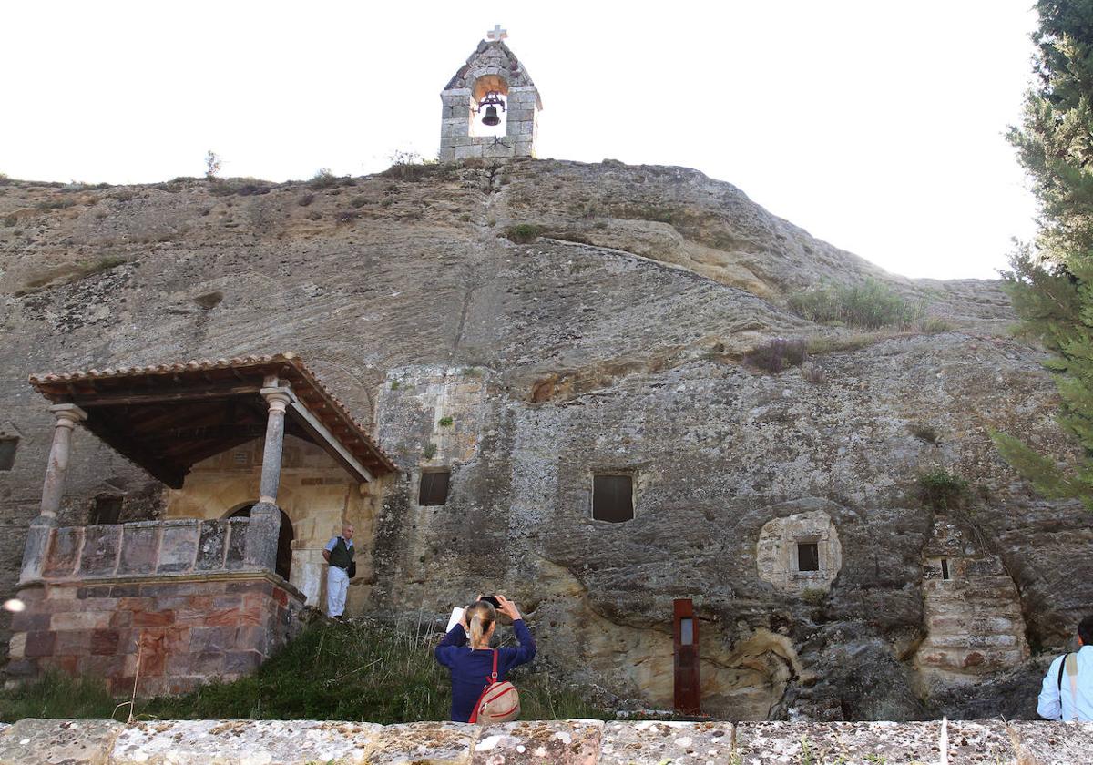 Ermita rupestre de Olleros de Pisuerga.