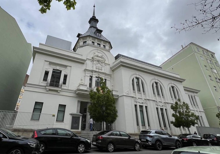 El edificio de la antigua Escuela de Comercio