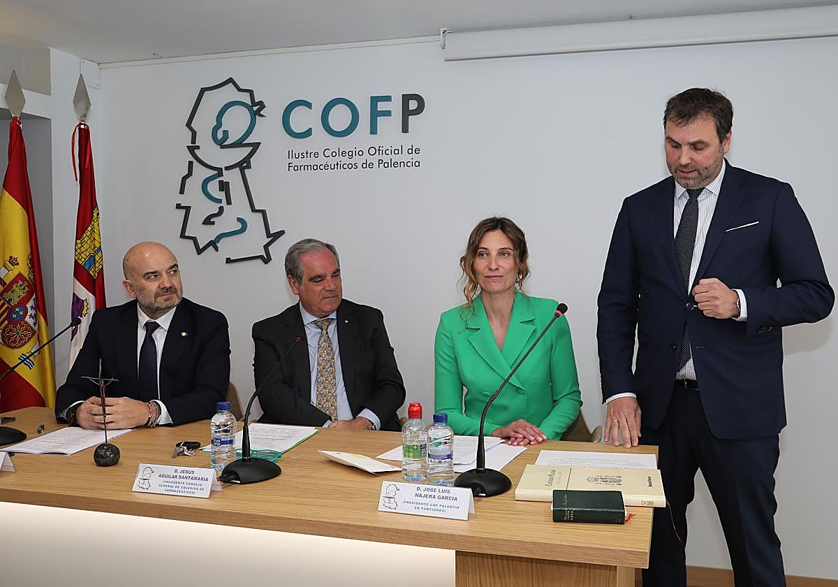 Nájera jura su cargo como vicepresidente en la nueva directiva, junto a Ana Deza, Jesús Aguilar y Javier Herradón.