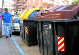 Uno de los contenedores marrones instalados en distintos puntos de la ciudad de Segovia.