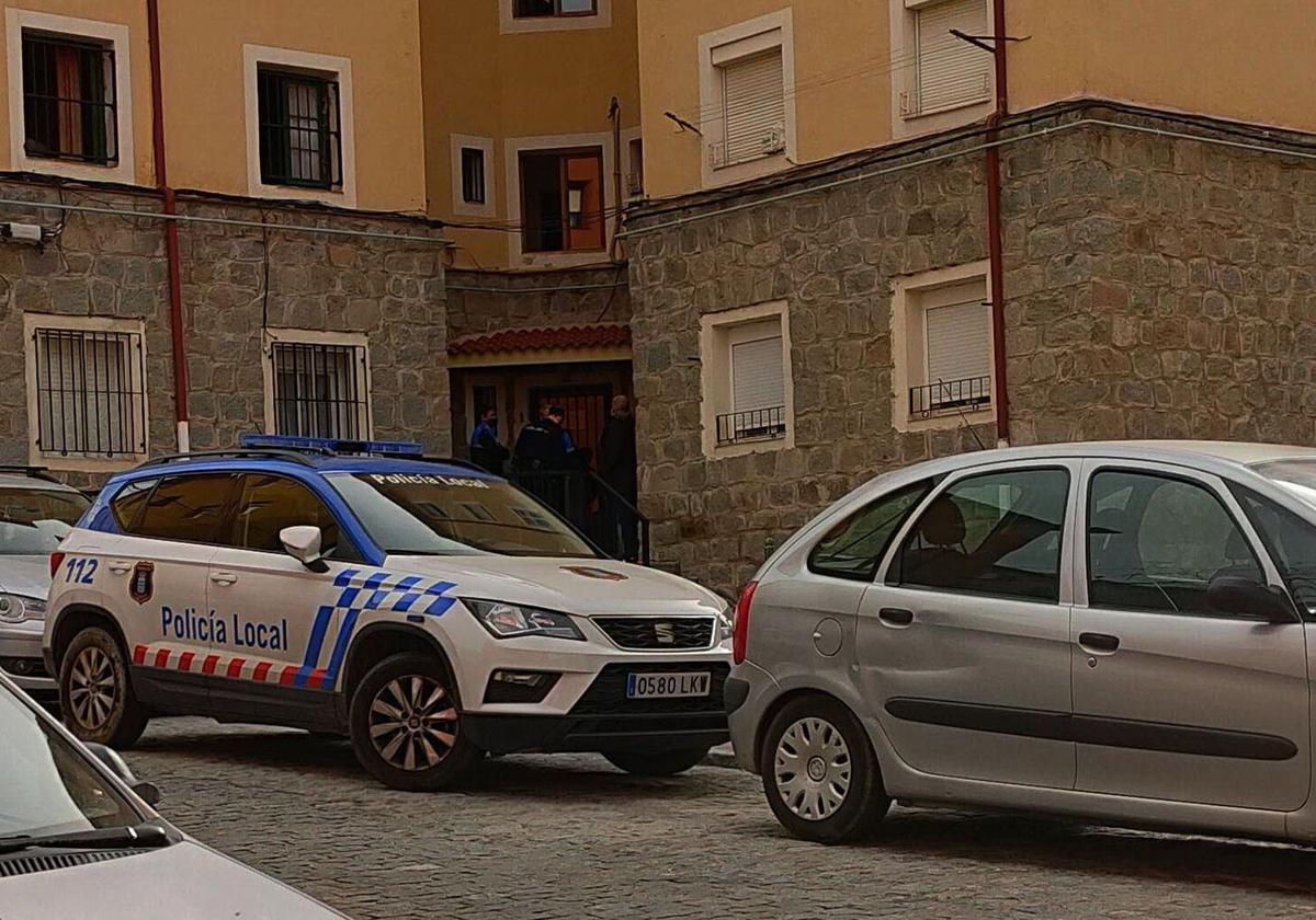 Imagen de archivo de una operación policial ante una ocupación ilegal de vivienda en la ciudad de Segovia.