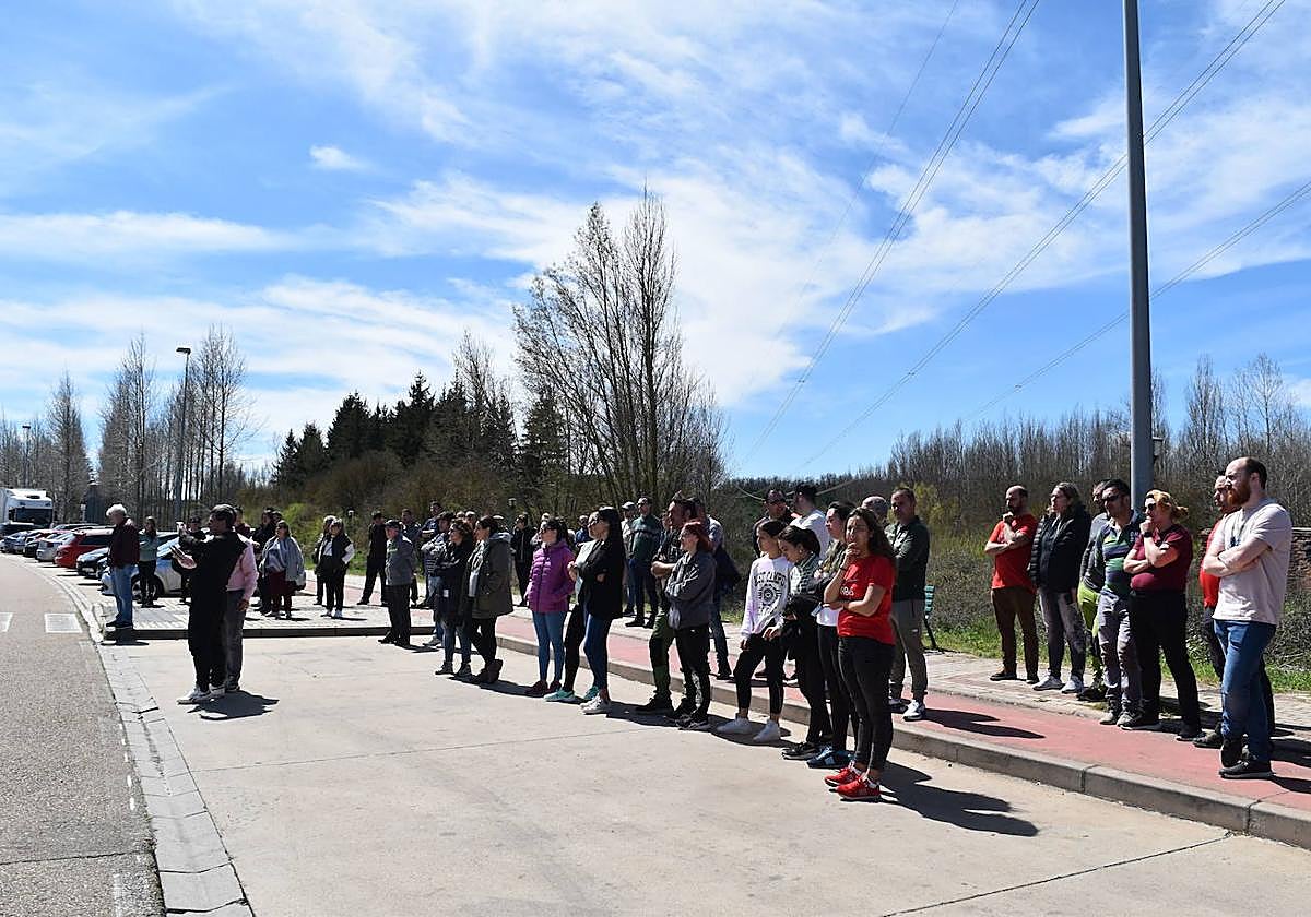 Protesta de los trabajadores ante la fábrica, el pasado 10 de abril.