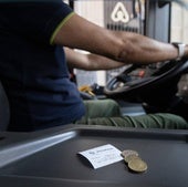 1.100 usuarios de Auvasa pagan en efectivo sus viajes en autobús cada día