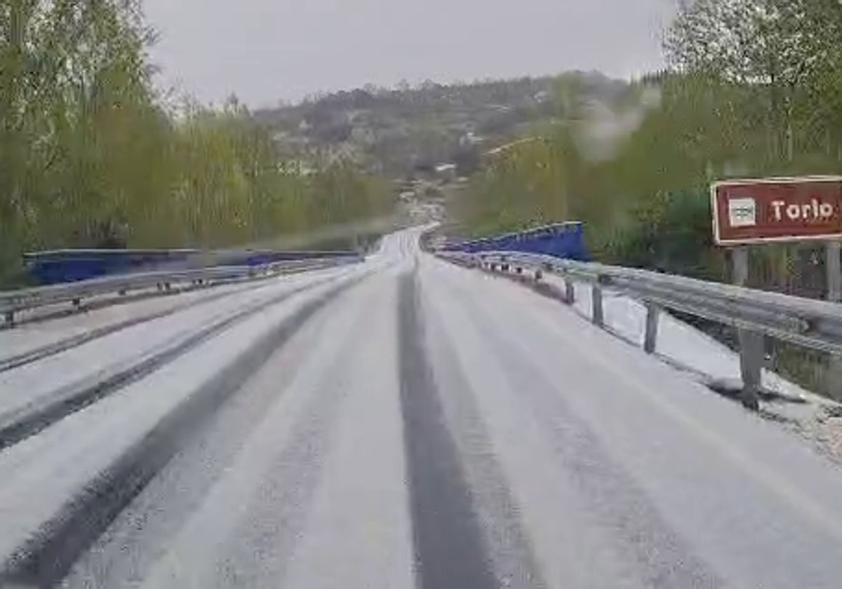 La nieve de mayo sorprende a León: «Esto es la bomba»