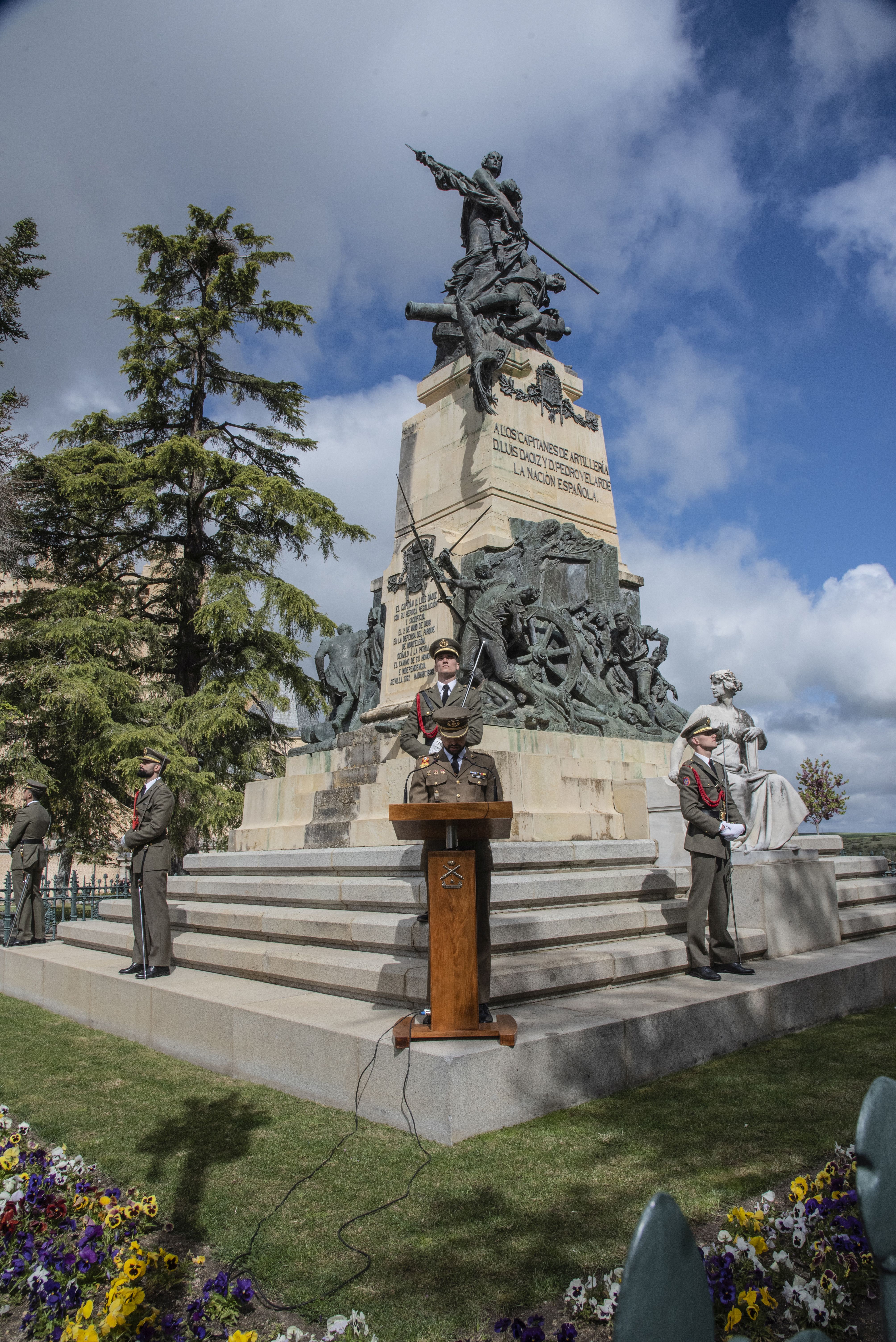 El homenaje a Daoiz y Velarde, en imágenes