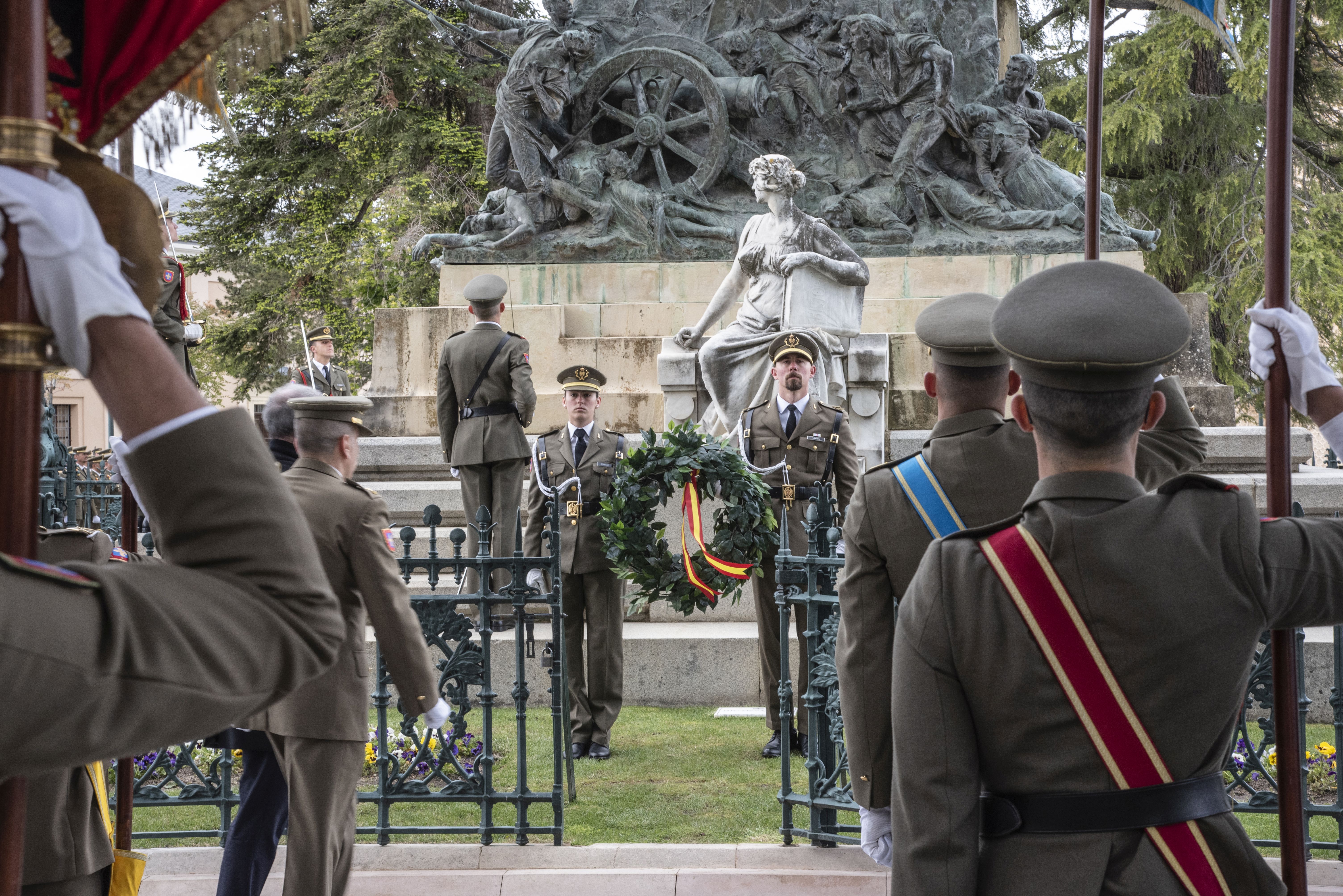 El homenaje a Daoiz y Velarde, en imágenes
