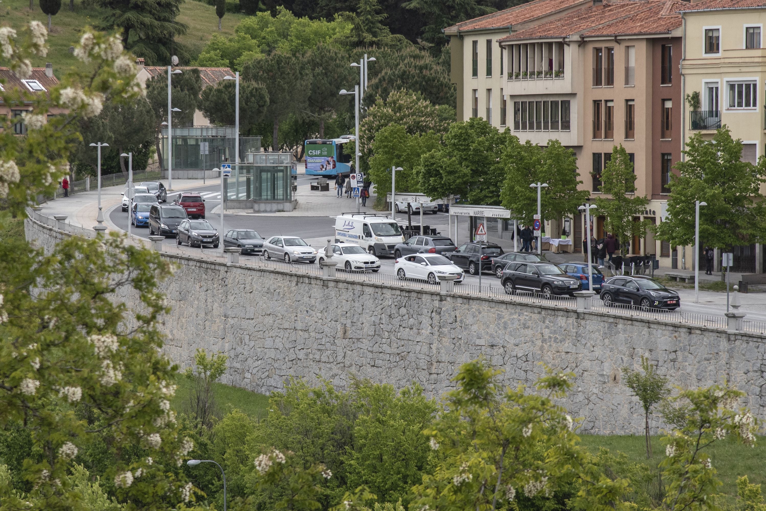 Fotografías de los atascos en Segovia este 2 de mayo