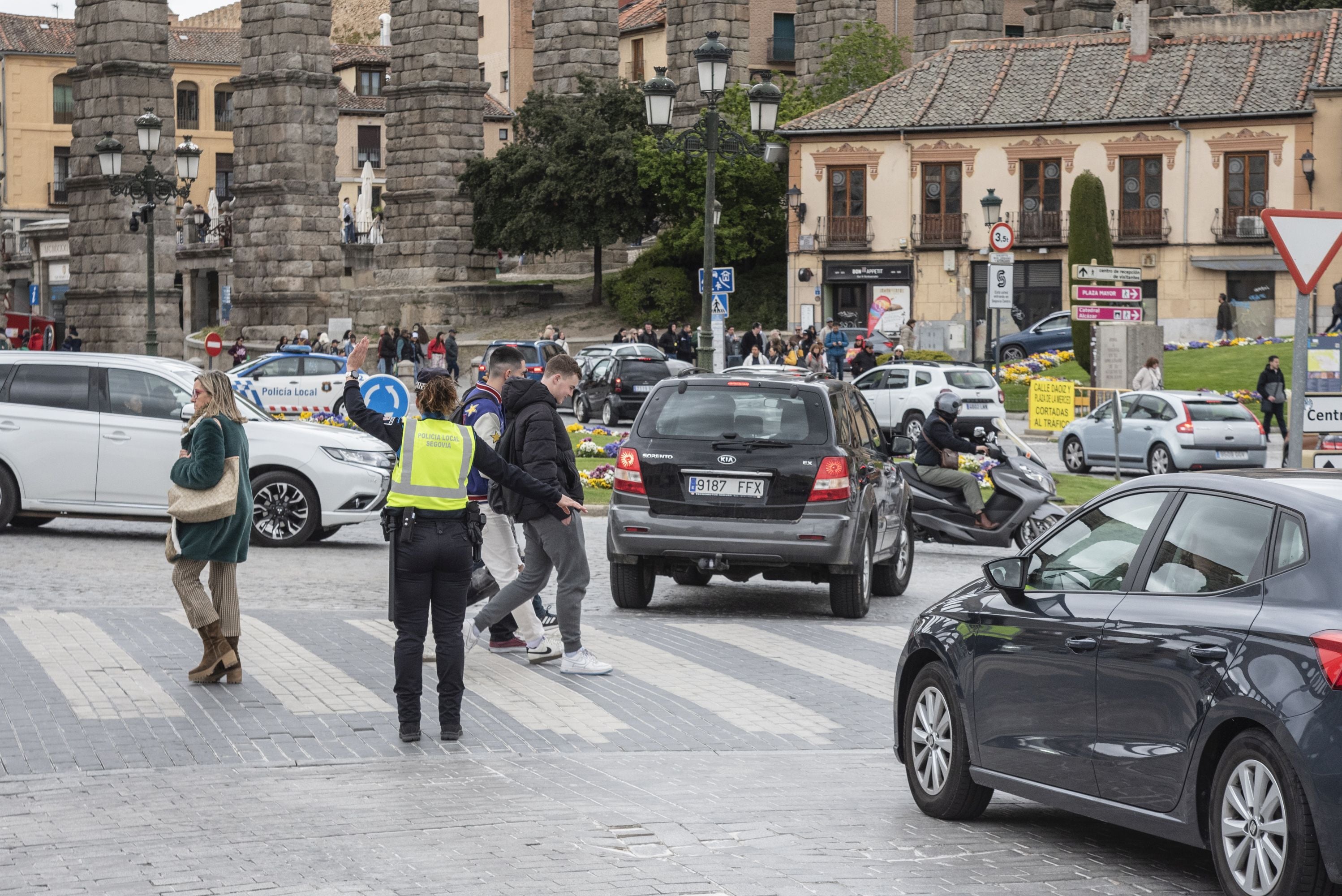 Fotografías de los atascos en Segovia este 2 de mayo