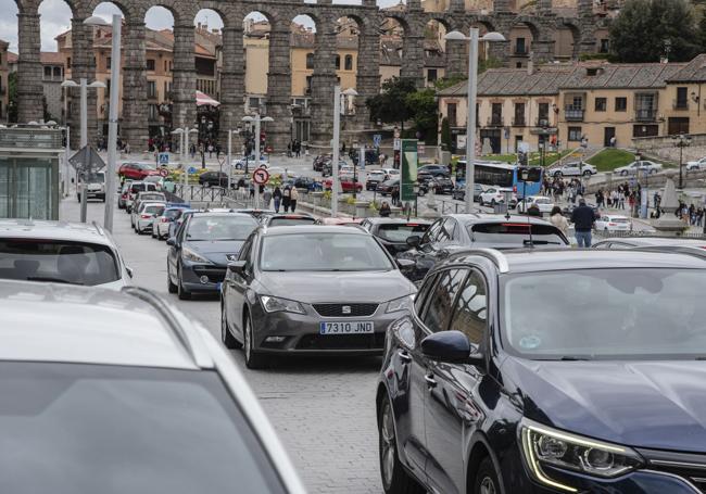 Tráfico en Segovia este 2 de mayo.