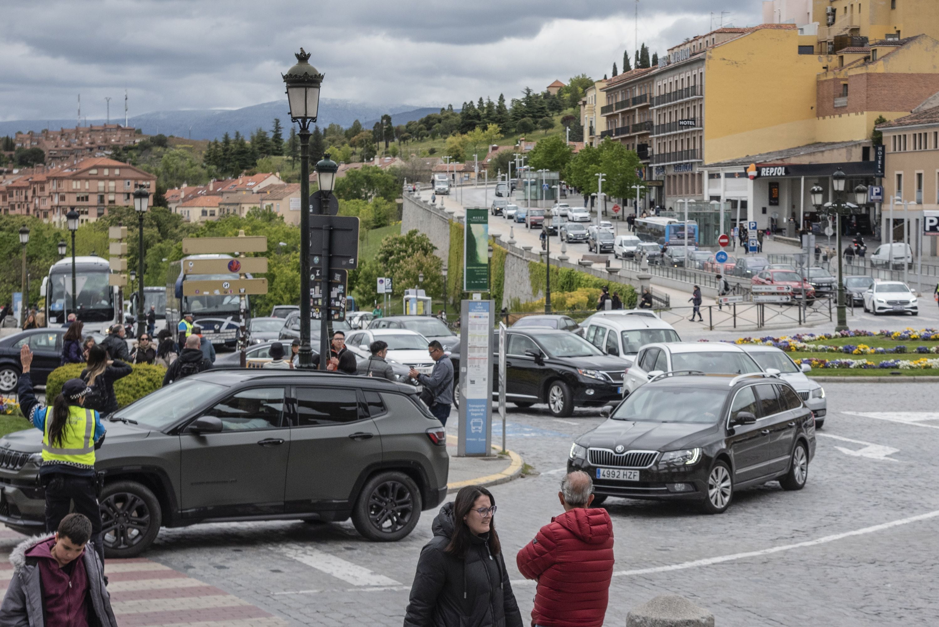 Fotografías de los atascos en Segovia este 2 de mayo