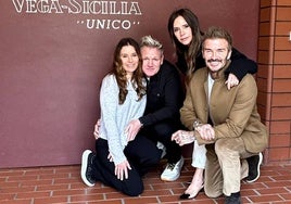 David Beckham, el chef Ramsey, Victoria Beckham y Tana Ramsey, en Vega Sicilia.