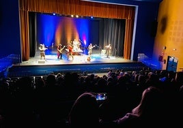 Público disfrutando del concierto de Hijos del Tercer Acorde