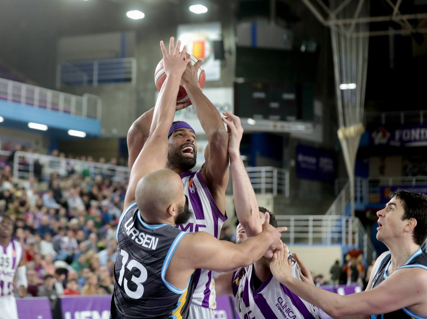 El partido del Real Valladolid Baloncesto contra el Oviedo en imágenes